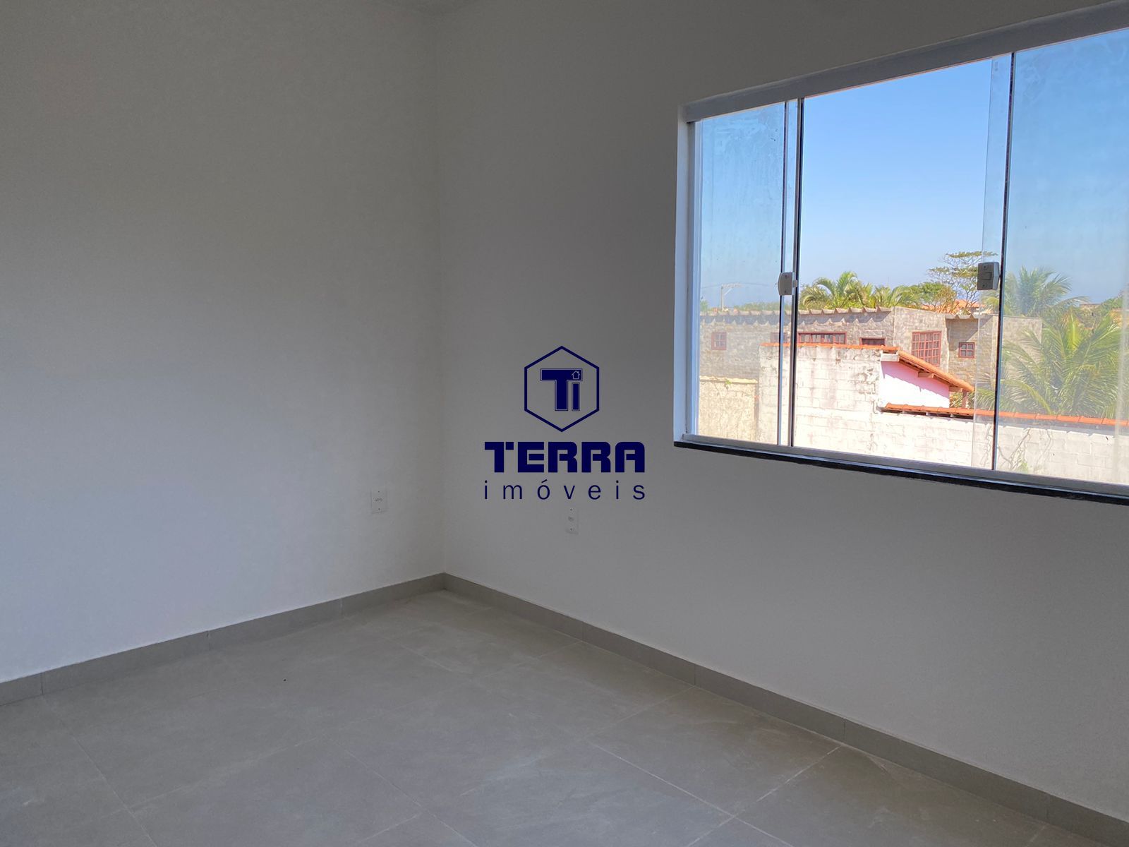 Imagens do imóveis Linda casa linear em Cordeirinho com 2 quartos, uma suíte e quintal privativo.