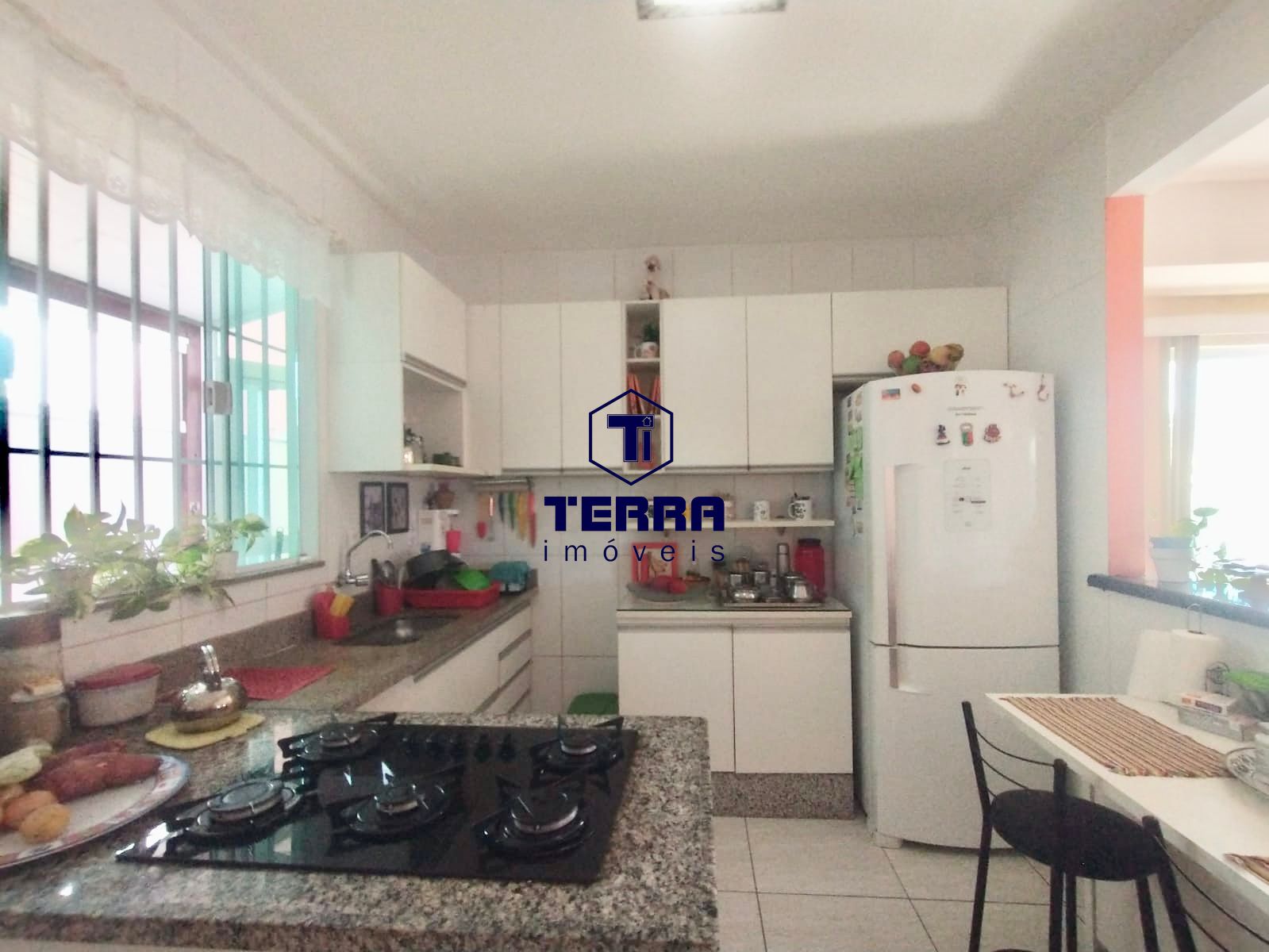 Imagens do imóveis Linda residência em Maria Paula, com 3 quartos, uma suíte e quintal privativo.