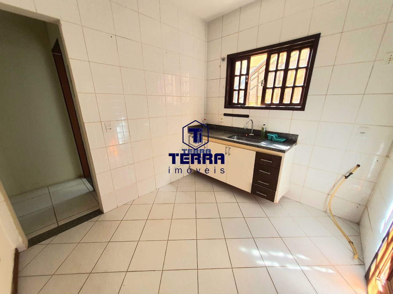 Imagens do imóveis Casa com quintal, em excelente localização em São Gonçalo, pertinho do Guanabara