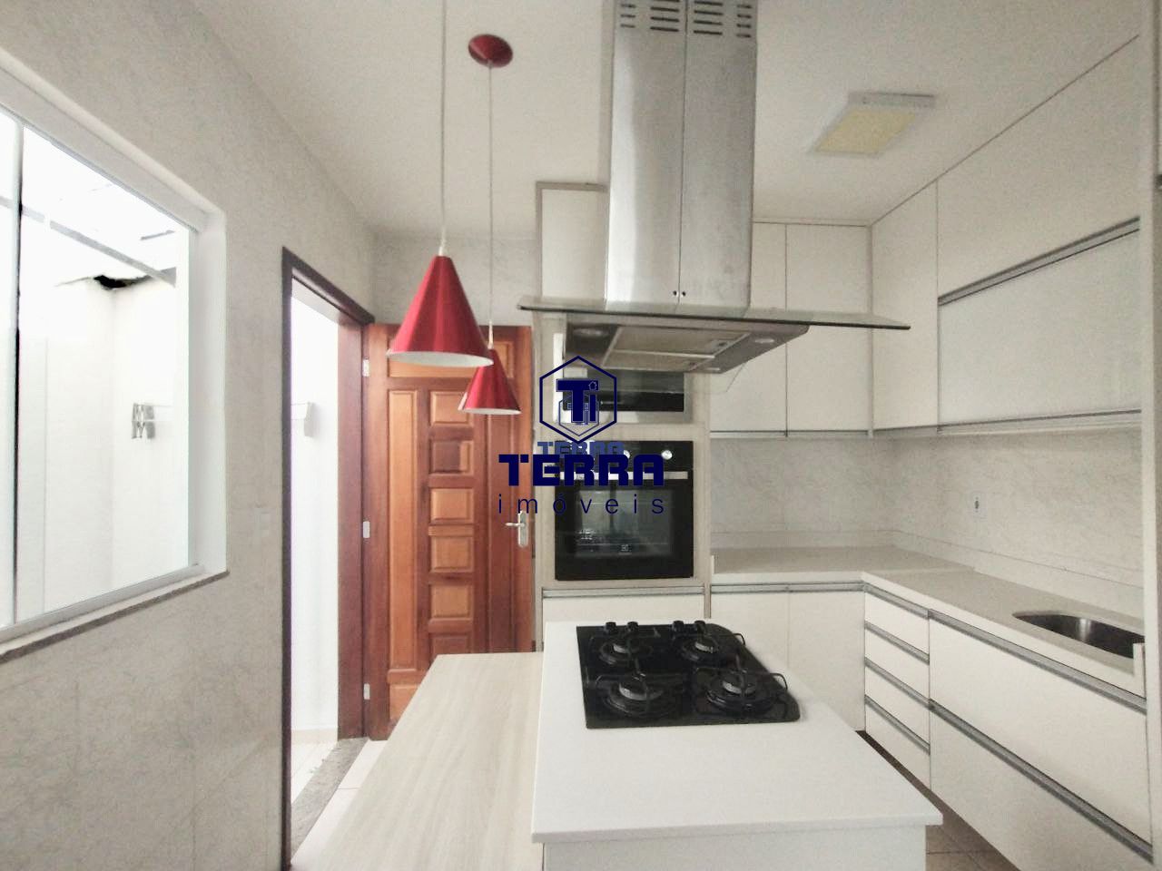 Imagens do imóveis Linda casa duplex em São Gonçalo com 3 quartos e vaga de garagem.