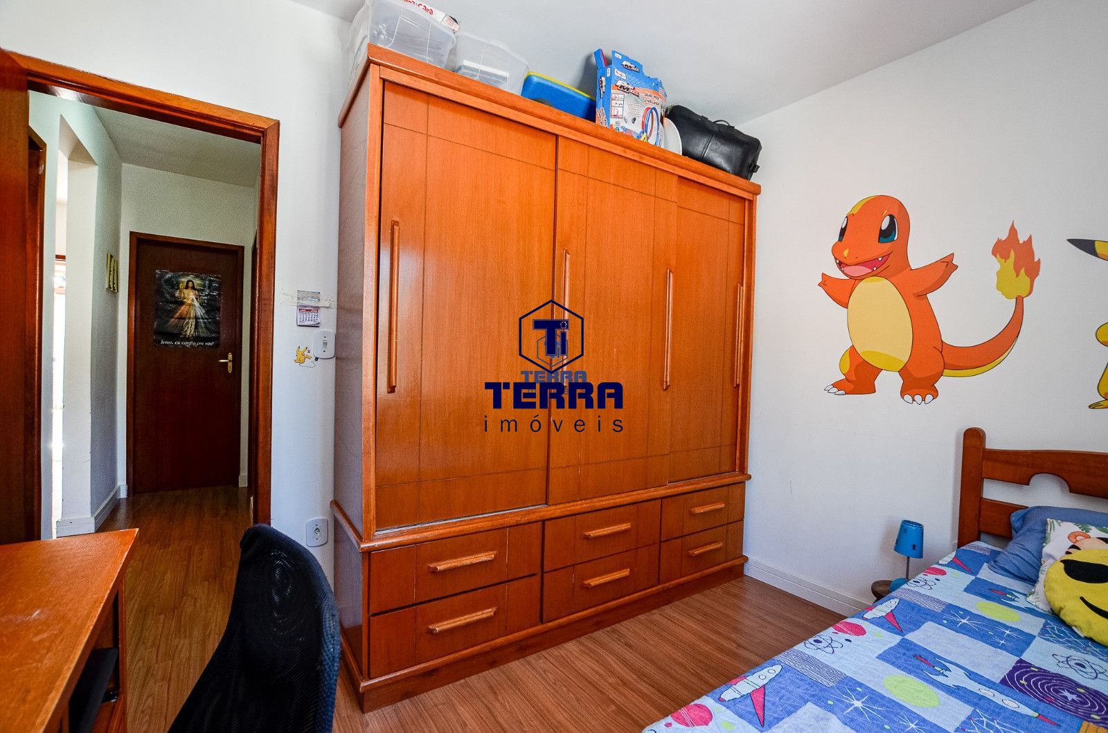 Imagens do imóveis Linda casa com 3 quartos, sendo 1 suíte no Condomínio Alferes Tiradentes