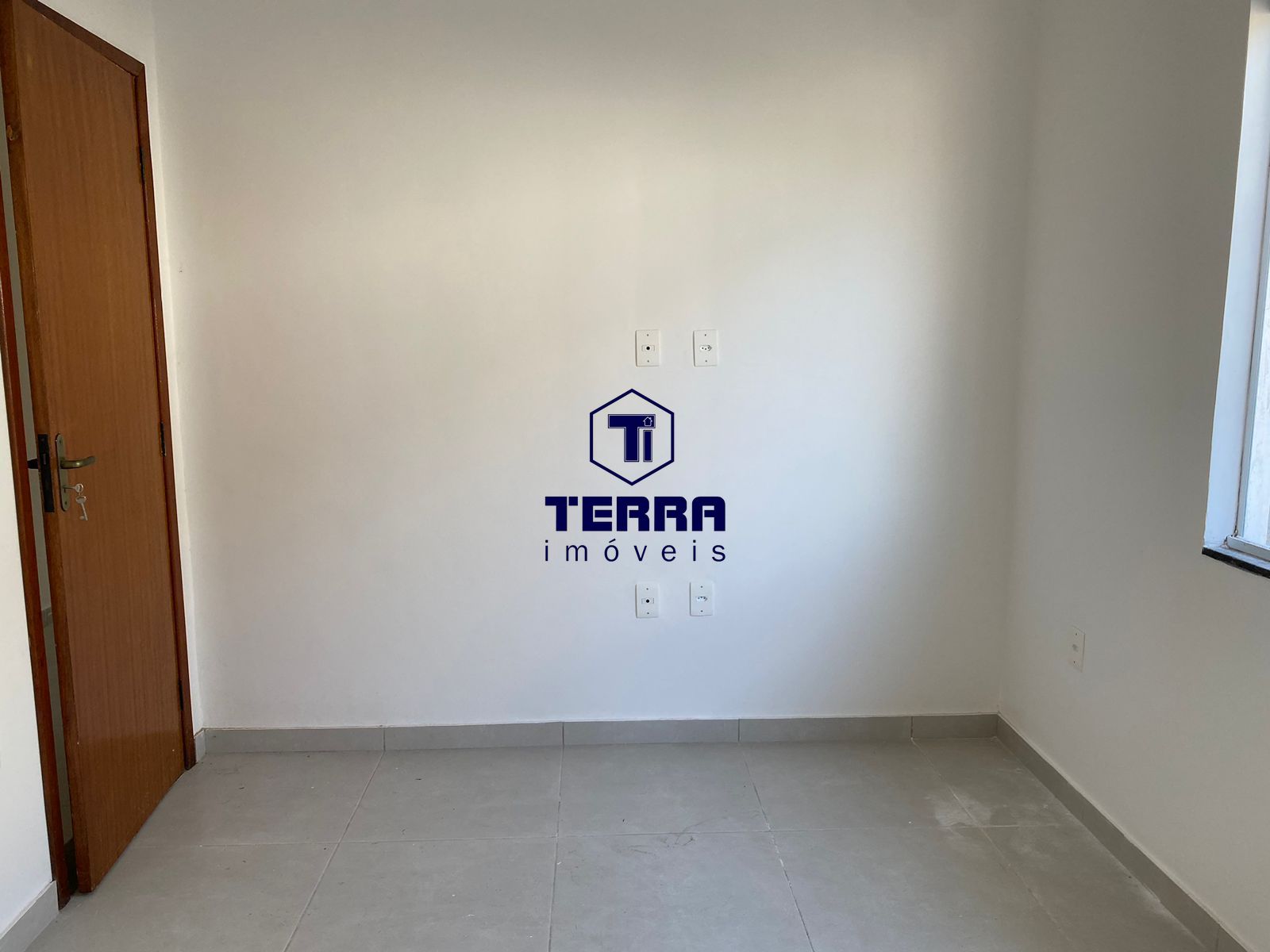 Imagens do imóveis Linda casa linear em Cordeirinho com 2 quartos, uma suíte e quintal privativo.