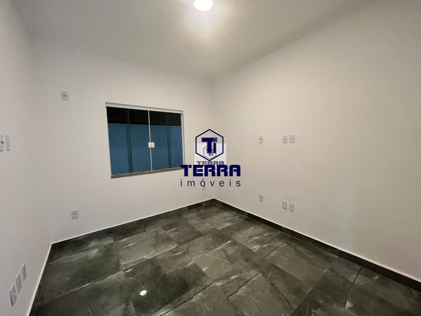 Imagens do imóveis Ampla casa 3 quartos sendo 2 suítes, pertinho da Praia de Itaipuaçu.