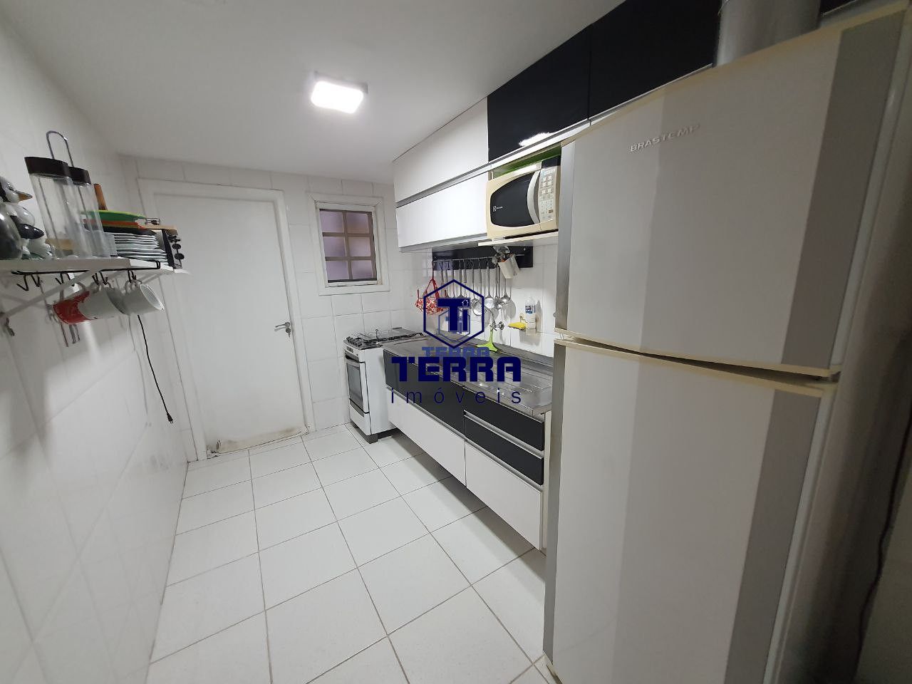 Imagens do imóveis Casa duplex, dentro de condomínio, com excelente localização em Maria Paula