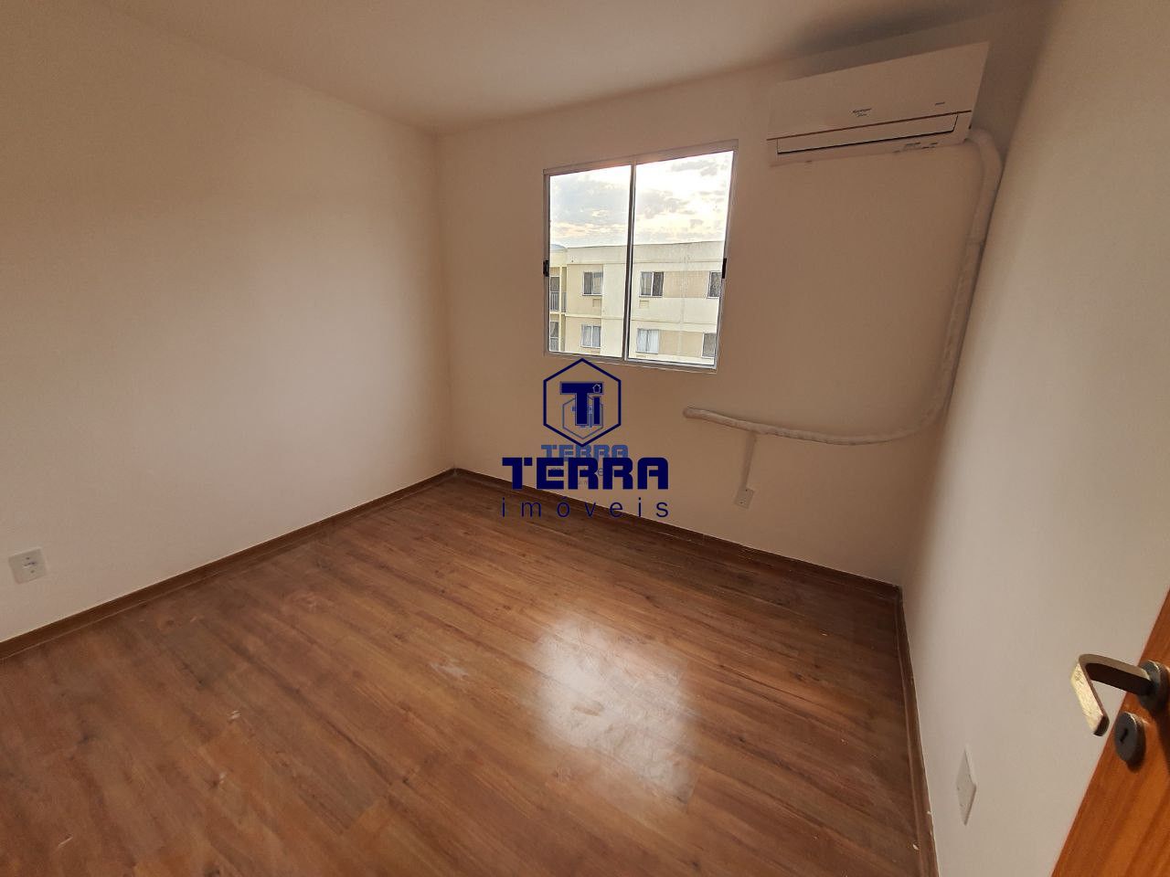 Imagens do imóveis Apartamento em Maria Paula, com 2 quartos, cozinha americana e varada