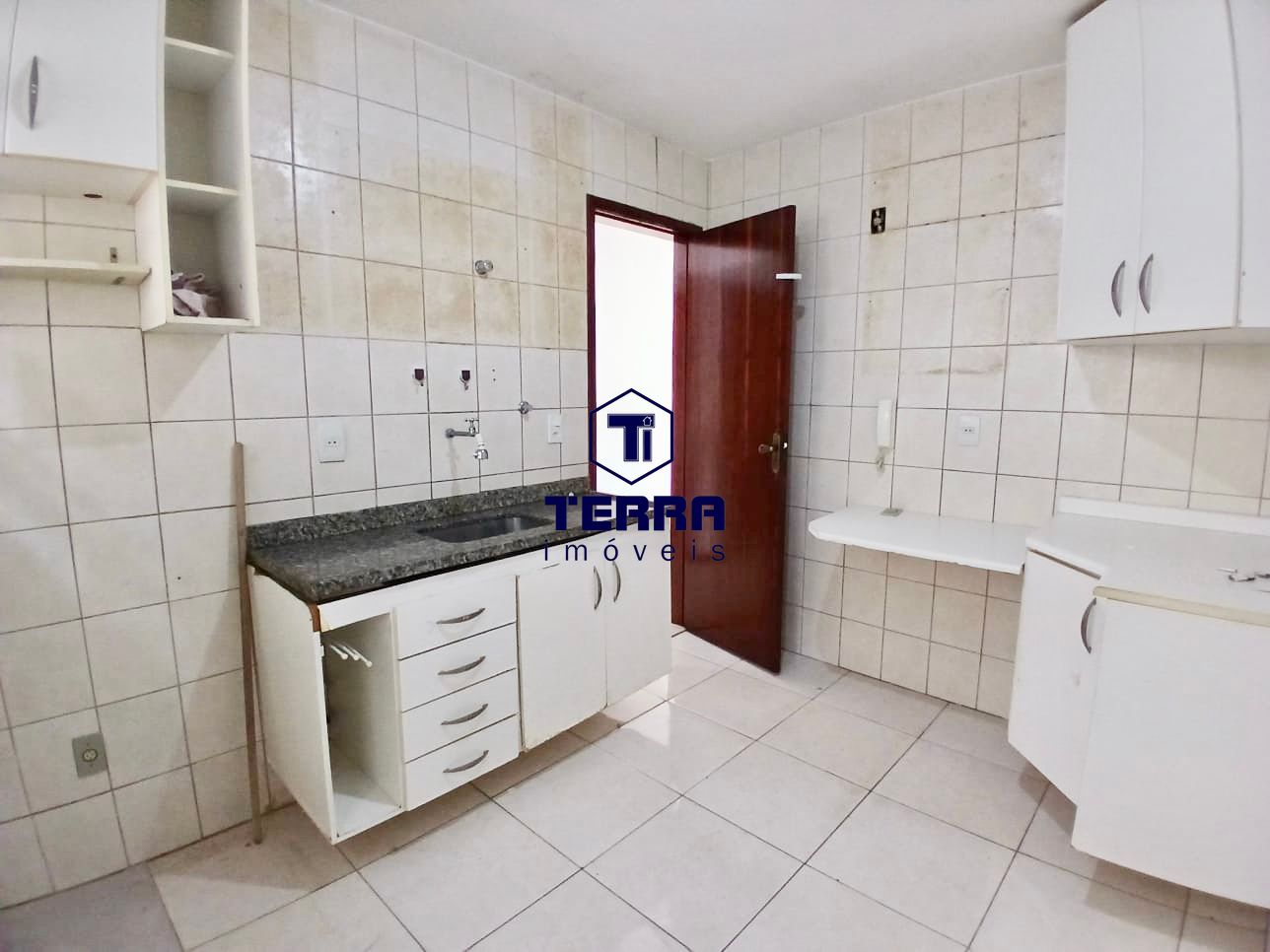 Imagens do imóveis Apartamento em Maria Paula com 2 quartos e quintal privativo. Boa Localização!