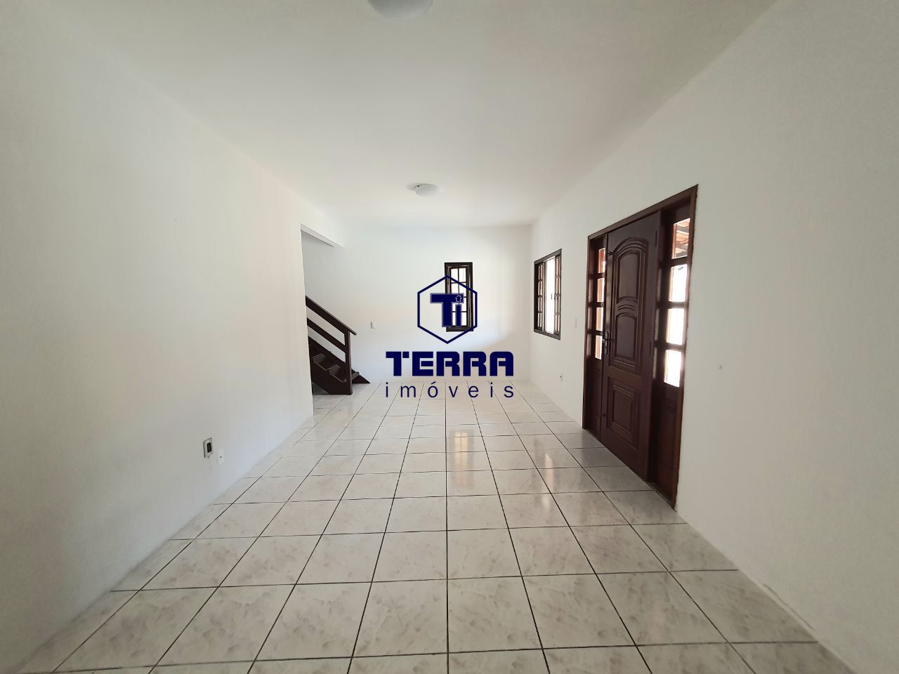 Imagens do imóveis Casa dentro de condomínio, com excelente localização no Rio do Ouro.