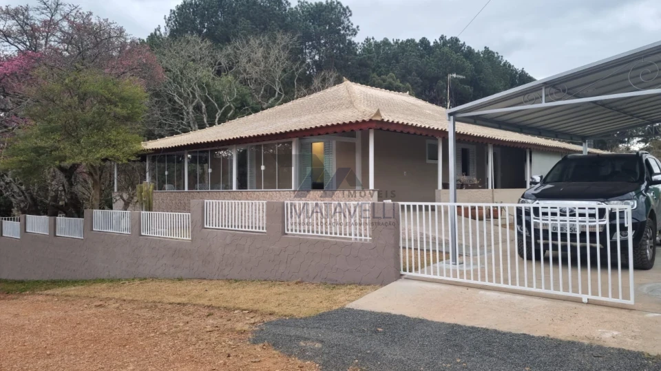 Casa À Venda Club da Uva em Andradas