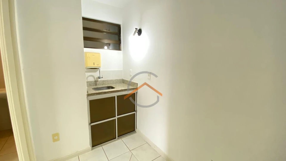 Sala comercial em frente a Ultramed - Locação