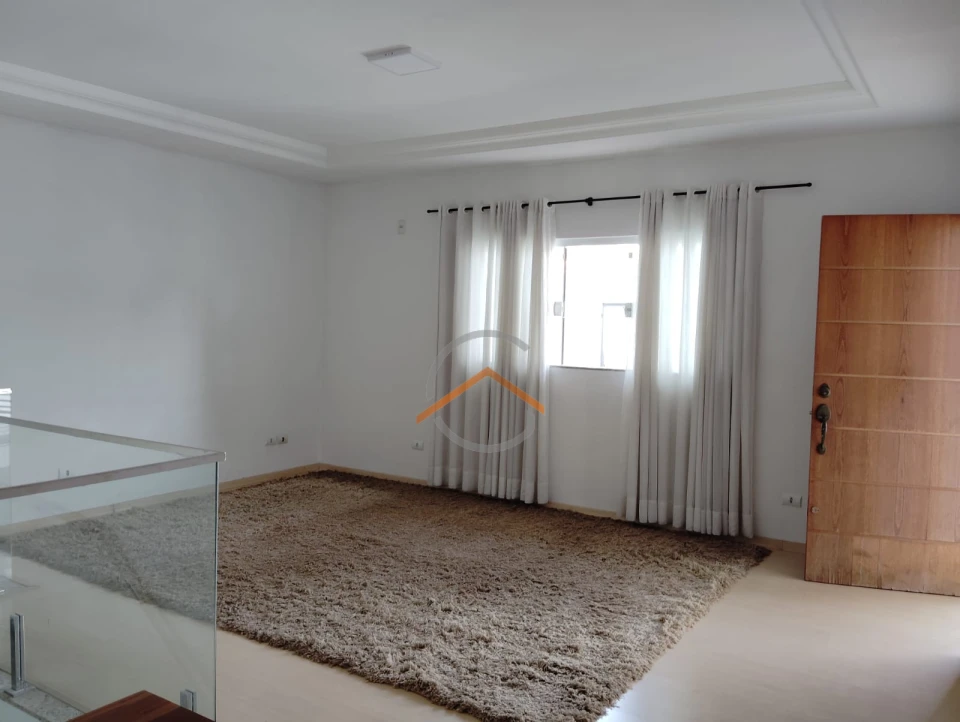 Ampla Casa assobradada no Jardim novo Sabará