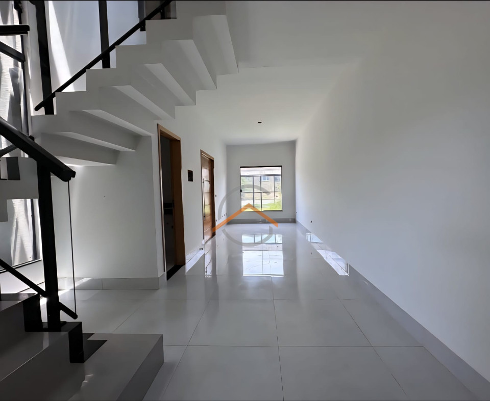 Sobrado Novo, moderno, próx H.U. Imagens do imóveis Sobrado Novo, moderno, próx H.U.