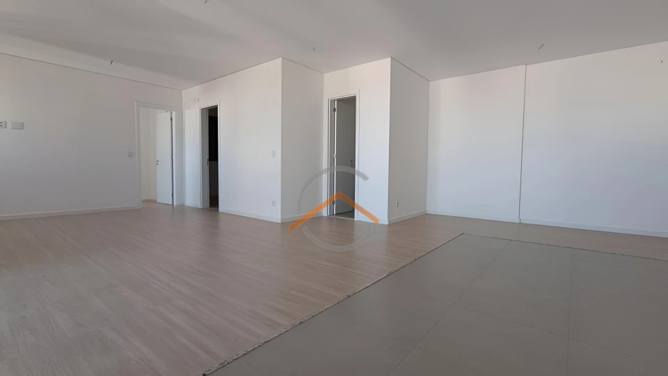 Apartamento Á Venda Sense Londrina