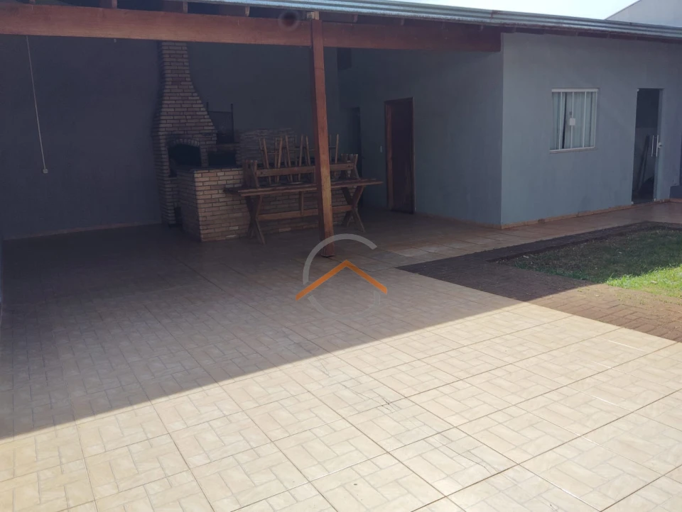 Ampla Casa assobradada no Jardim novo Sabará