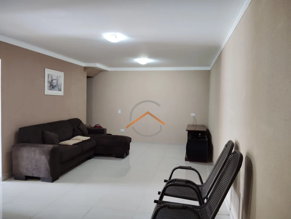 Ampla Casa assobradada no Jardim novo Sabará