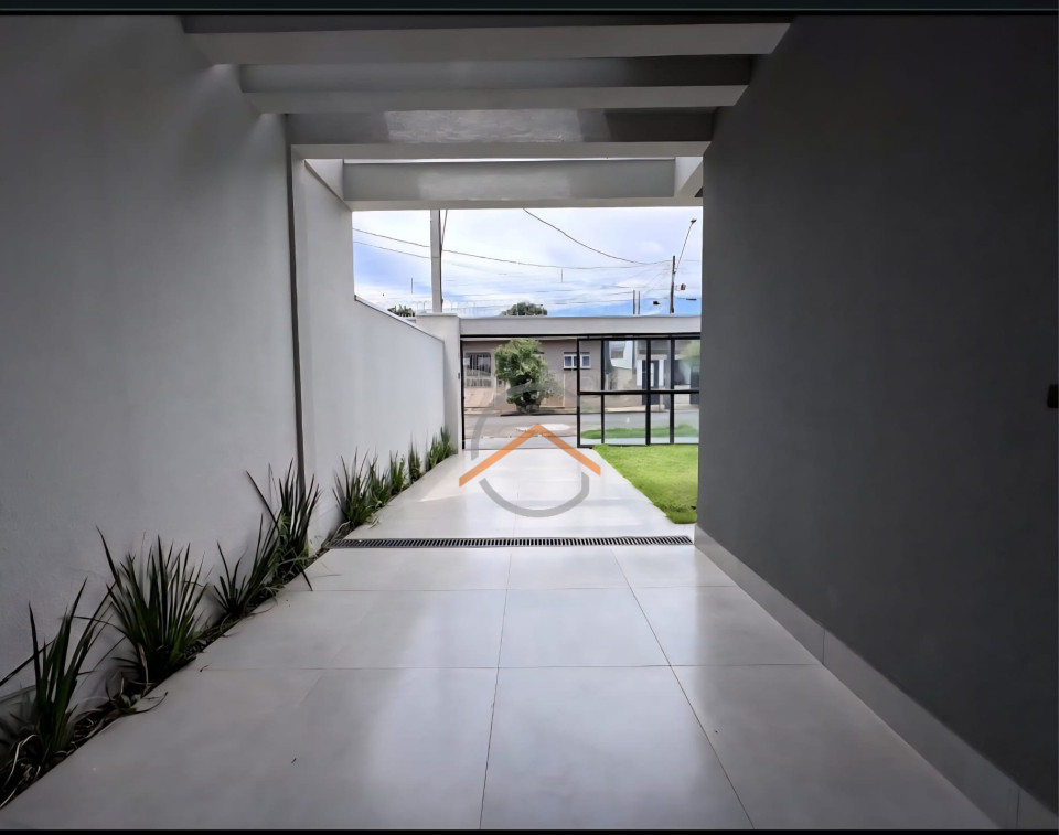 Sobrado Novo, moderno, próx H.U. Imagens do imóveis Sobrado Novo, moderno, próx H.U.