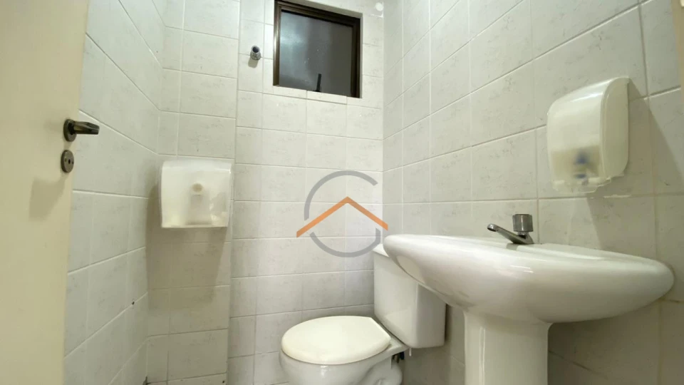 Sala comercial em frente a Ultramed - Locação