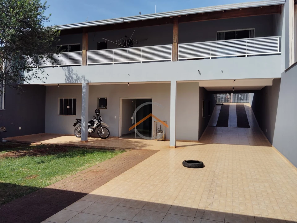 Ampla Casa assobradada no Jardim novo Sabará