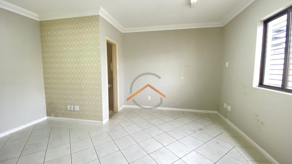 Sala comercial em frente a Ultramed - Locação