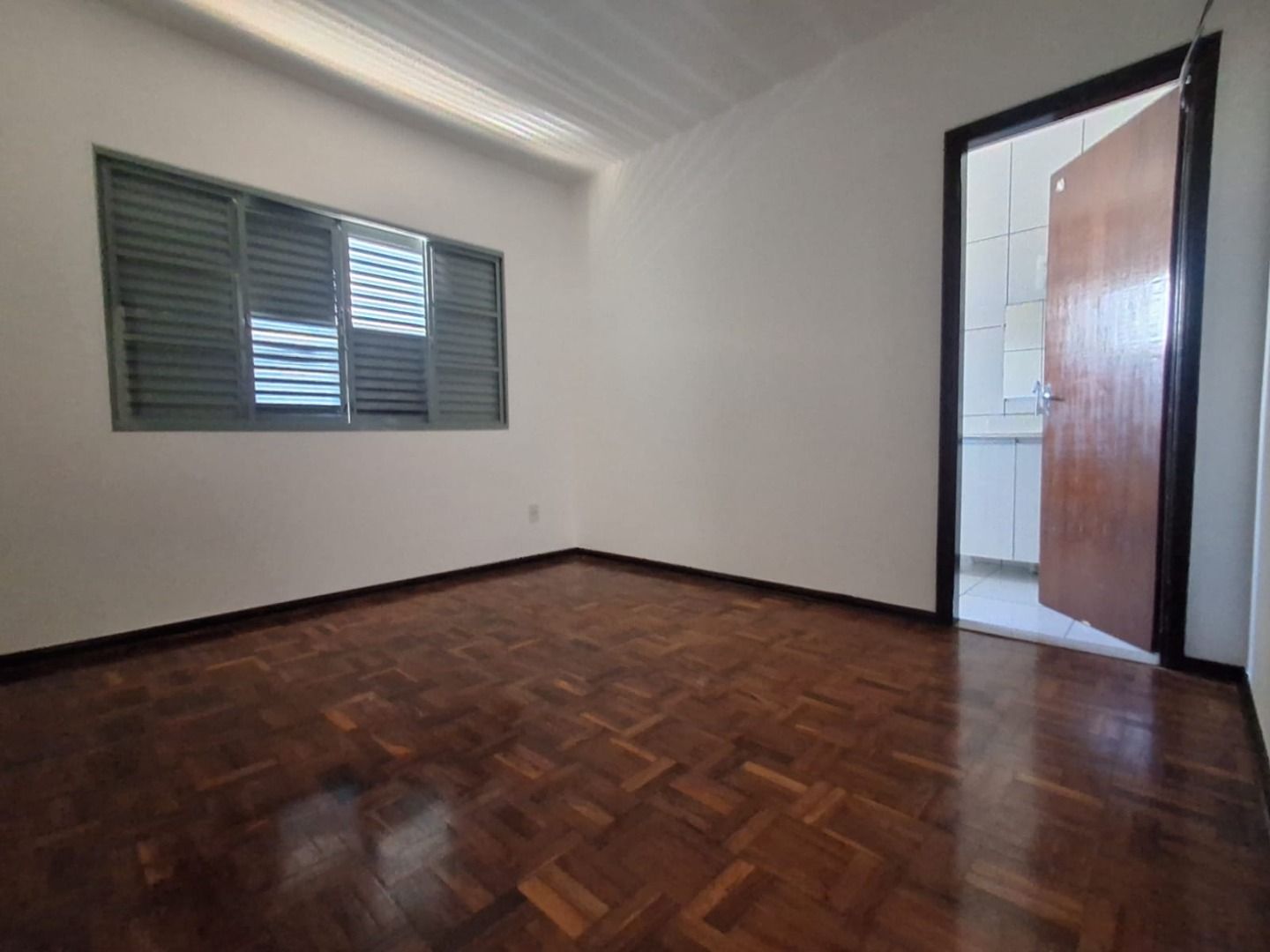 Casa comercial a 200 metros da prefeitura de Londrina