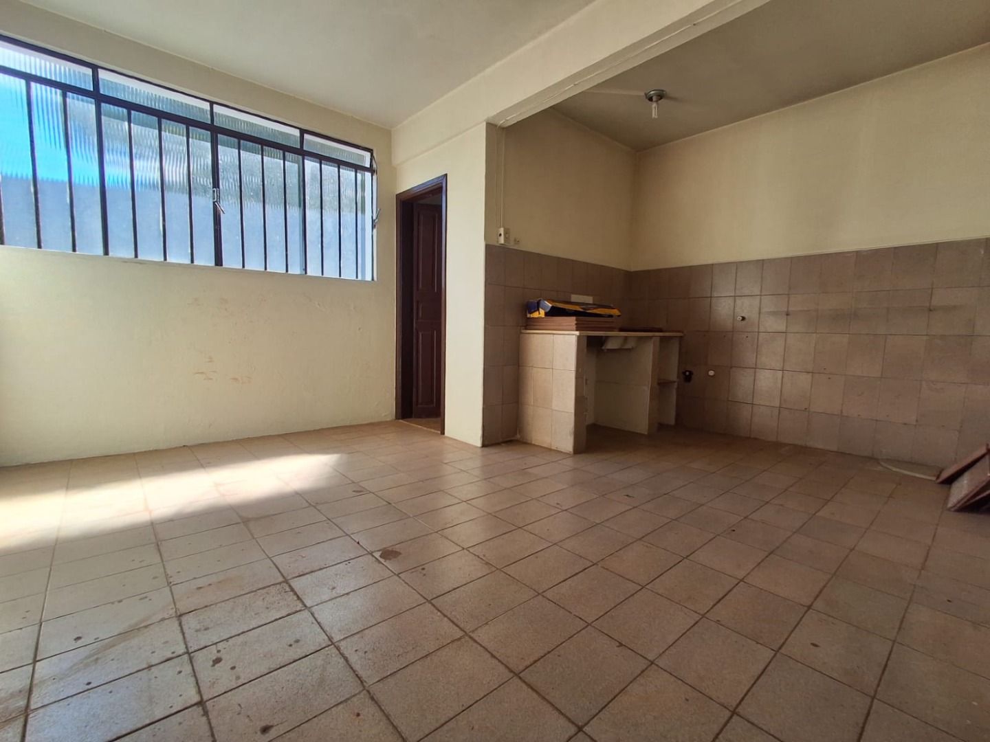 Casa comercial a 200 metros da prefeitura de Londrina