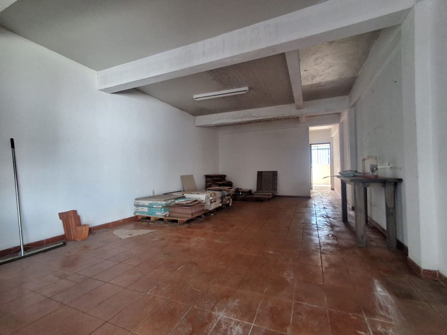 Casa comercial a 200 metros da prefeitura de Londrina