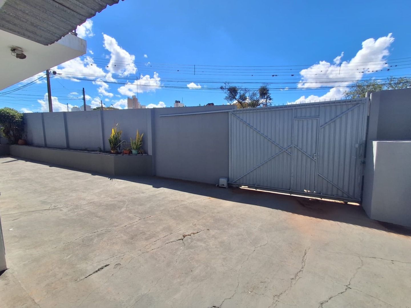 Casa comercial a 200 metros da prefeitura de Londrina