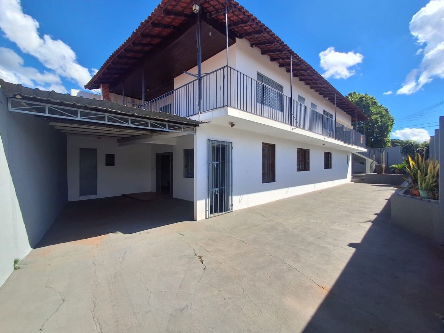 Casa comercial a 200 metros da prefeitura de Londrina