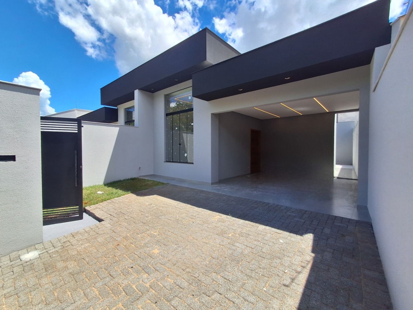 Casa com 3 dormitórios à venda, 120 m² por R$ 750.000,00 - Residencial José B Almeida - Londrina/PR