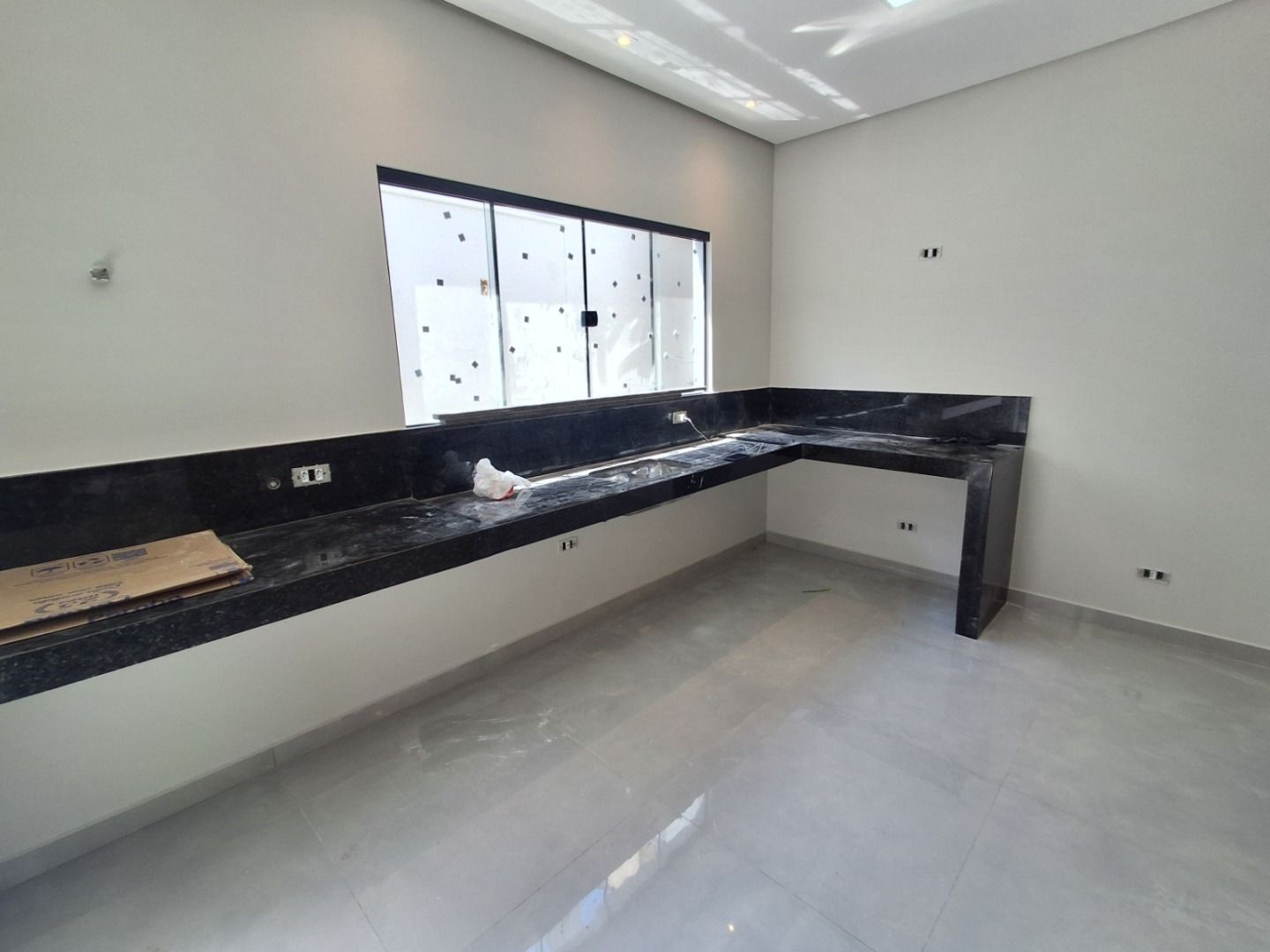 Casa com 3 dormitórios à venda, 120 m² por R$ 750.000,00 - Residencial José B Almeida - Londrina/PR