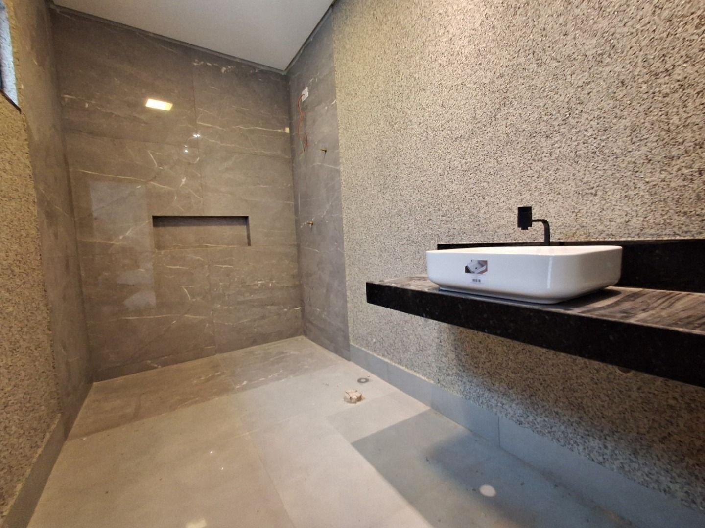 Casa com 3 dormitórios à venda, 120 m² por R$ 750.000,00 - Residencial José B Almeida - Londrina/PR