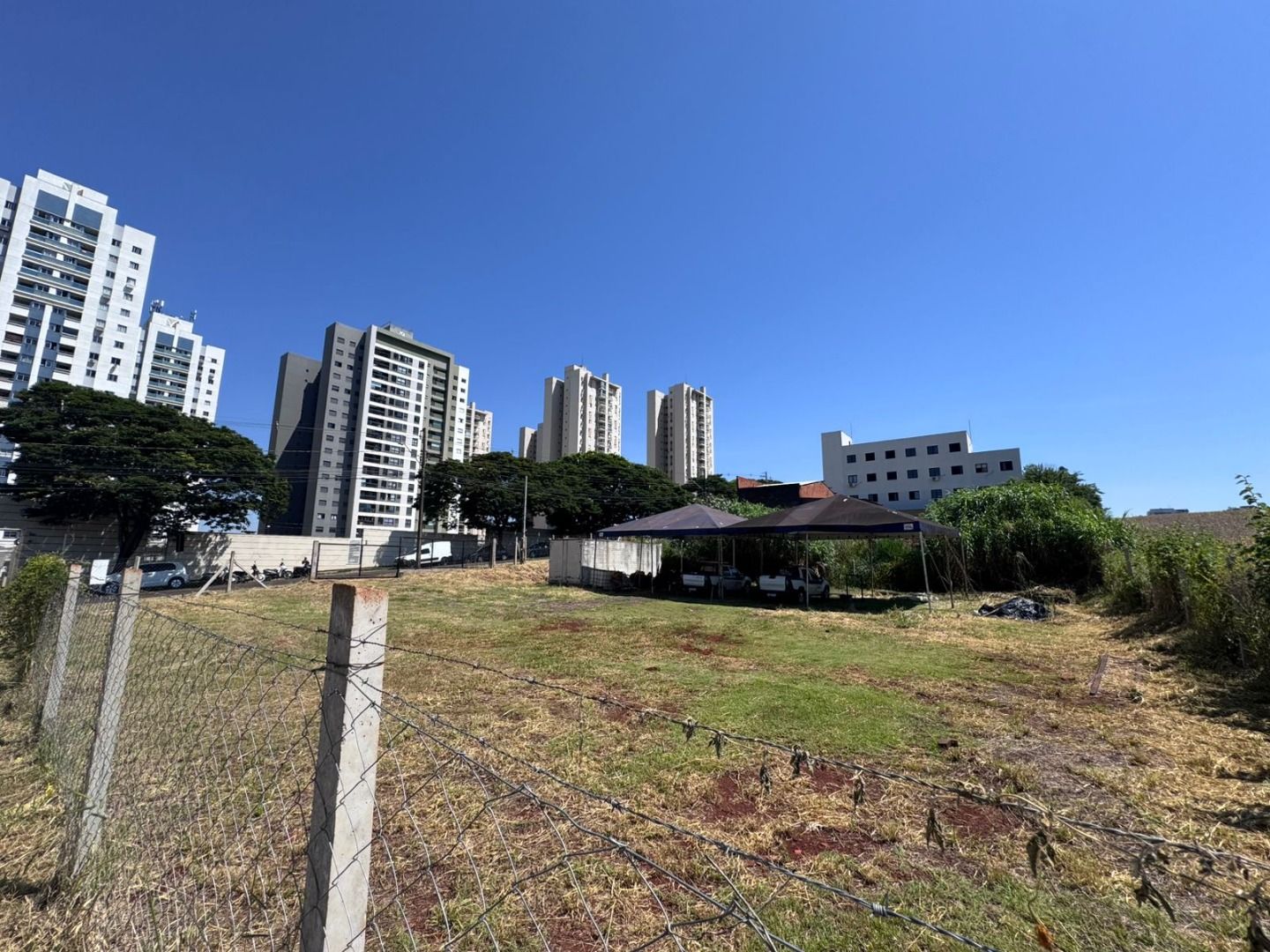 TERRENO COMERCIAL DE 909,25m2 NO TERRA BONITA