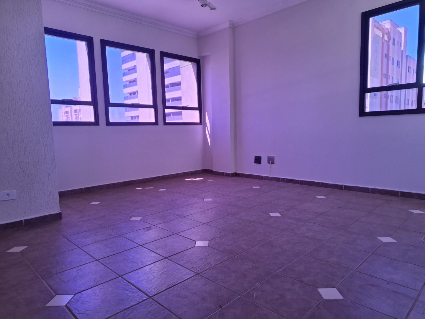 Sala Comercial a venda no Centro prox. Santa Casa