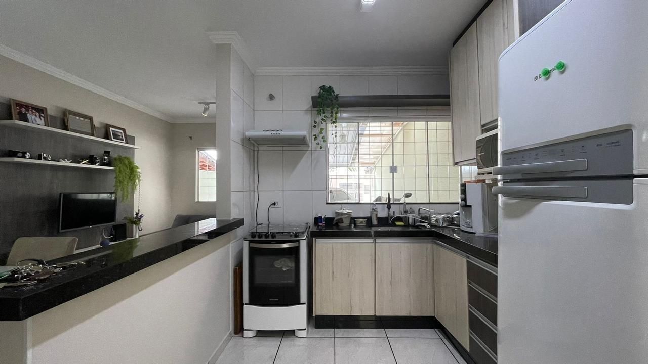 Imagens do imóveis Casa com 3 quartos à venda, 77 m² por R$ 395.000 - H.U. - Londrina/PR