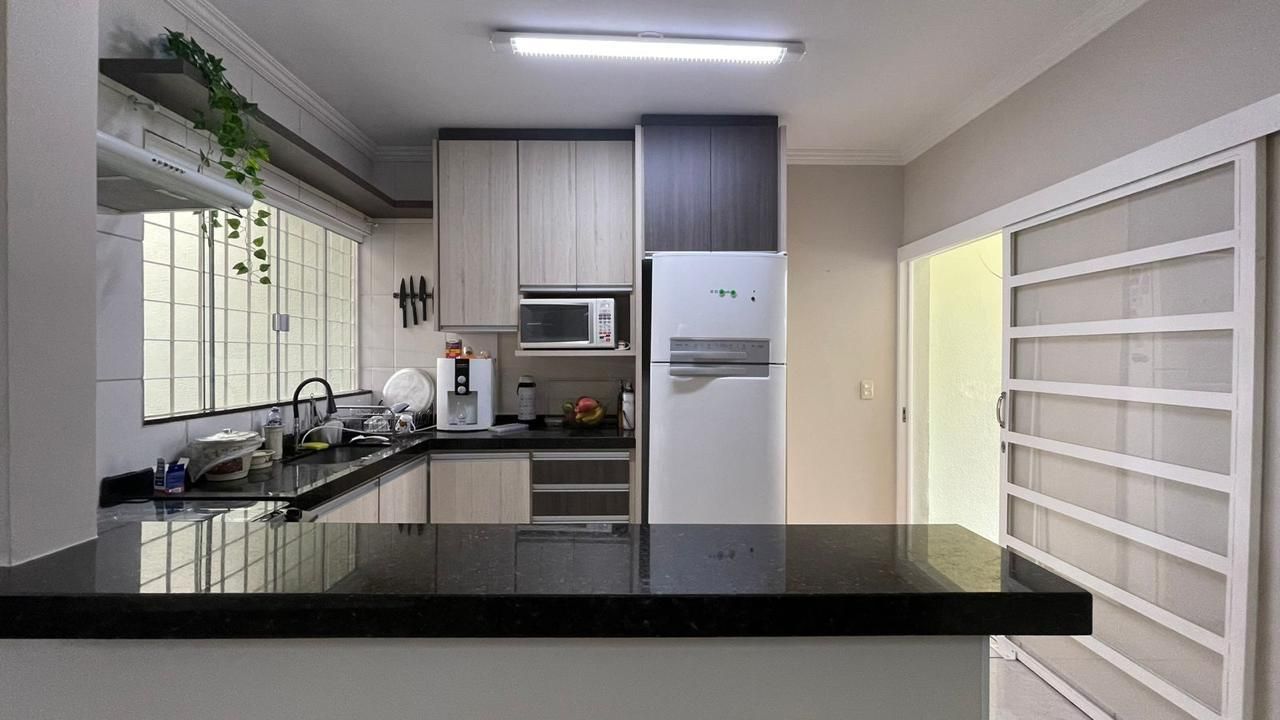 Imagens do imóveis Casa com 3 quartos à venda, 77 m² por R$ 395.000 - H.U. - Londrina/PR