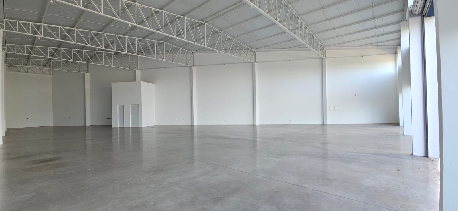 Barracão para alugar, 434 m² por R$ 14.000,00/mês - Messiânico - Londrina/PR