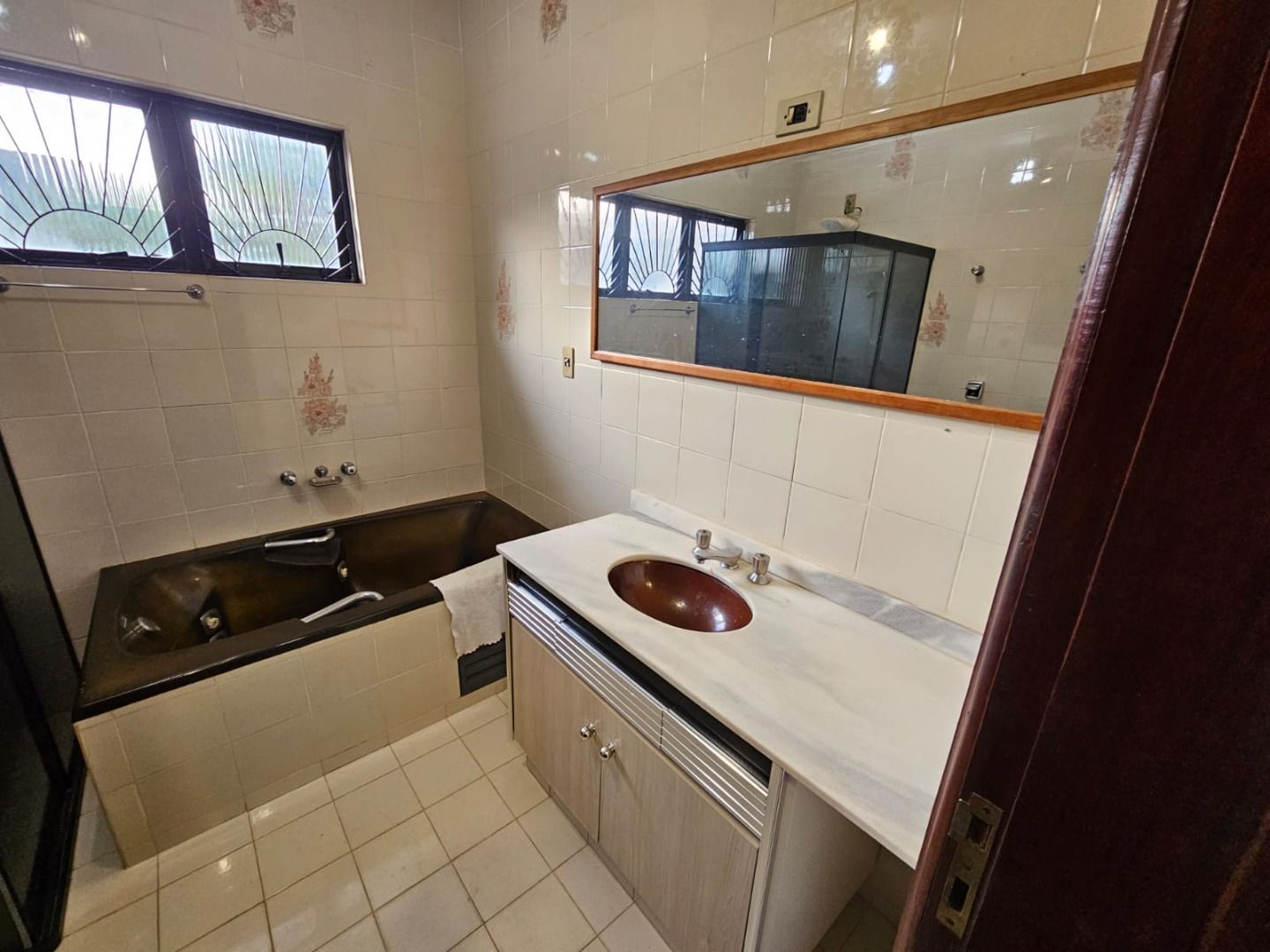Casa com 5 dormitórios à venda, 447 m² por R$ 1.490.000,00 - Champagnat - Londrina/PR