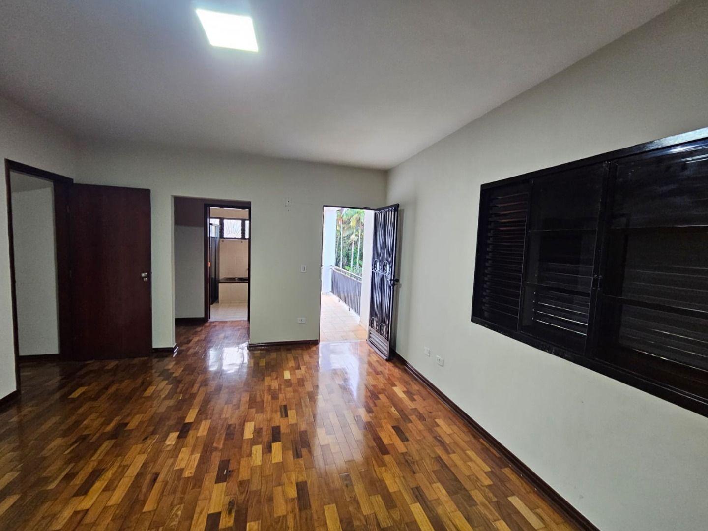 Casa com 5 dormitórios à venda, 447 m² por R$ 1.490.000,00 - Champagnat - Londrina/PR
