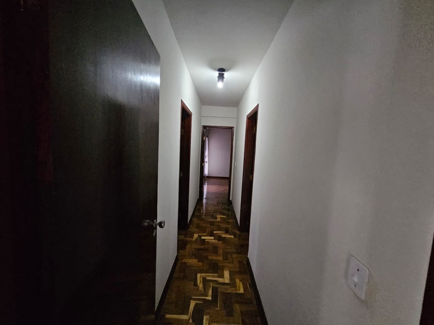 Casa com 5 dormitórios à venda, 447 m² por R$ 1.490.000,00 - Champagnat - Londrina/PR