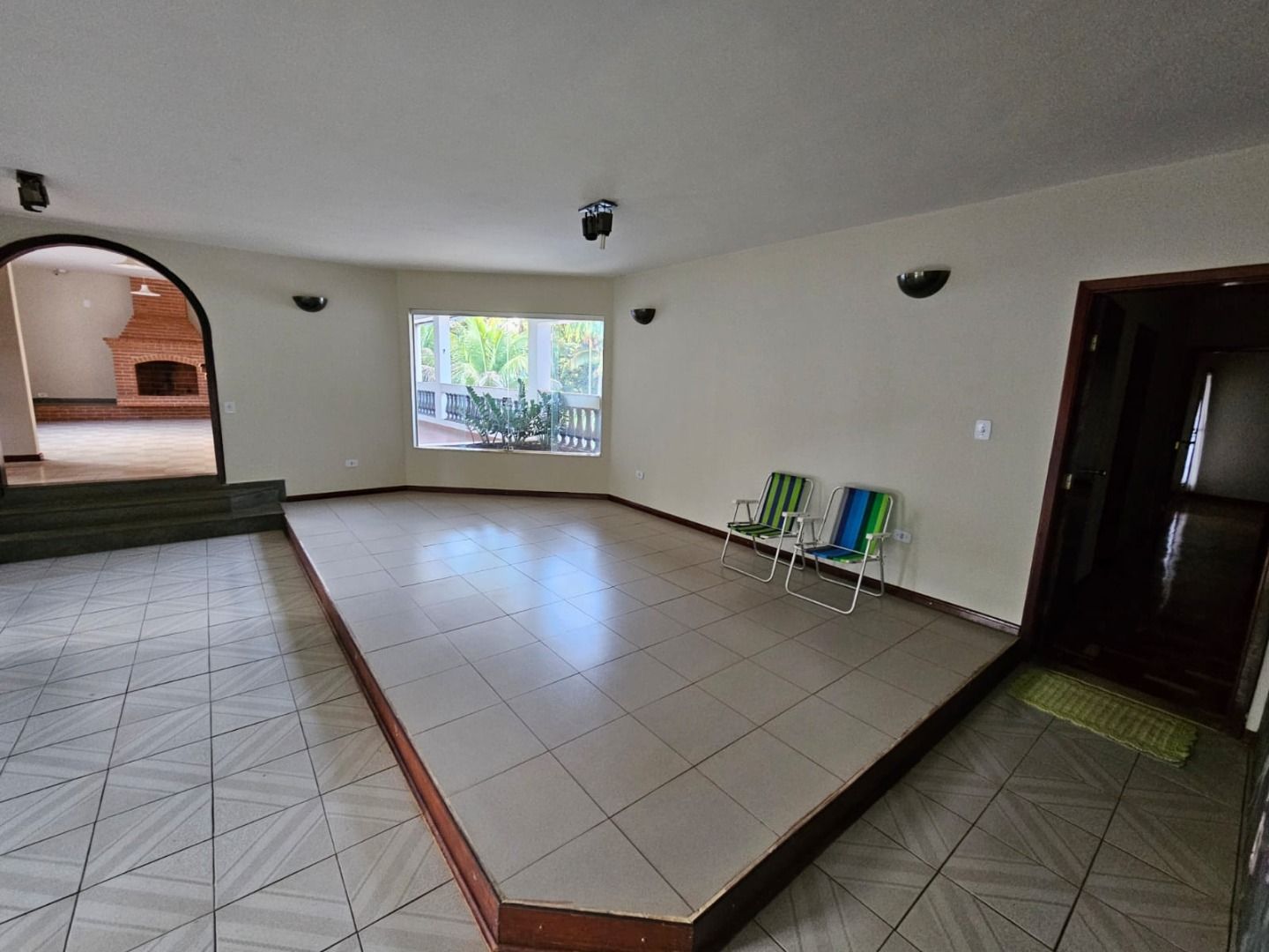 Casa com 5 dormitórios à venda, 447 m² por R$ 1.490.000,00 - Champagnat - Londrina/PR