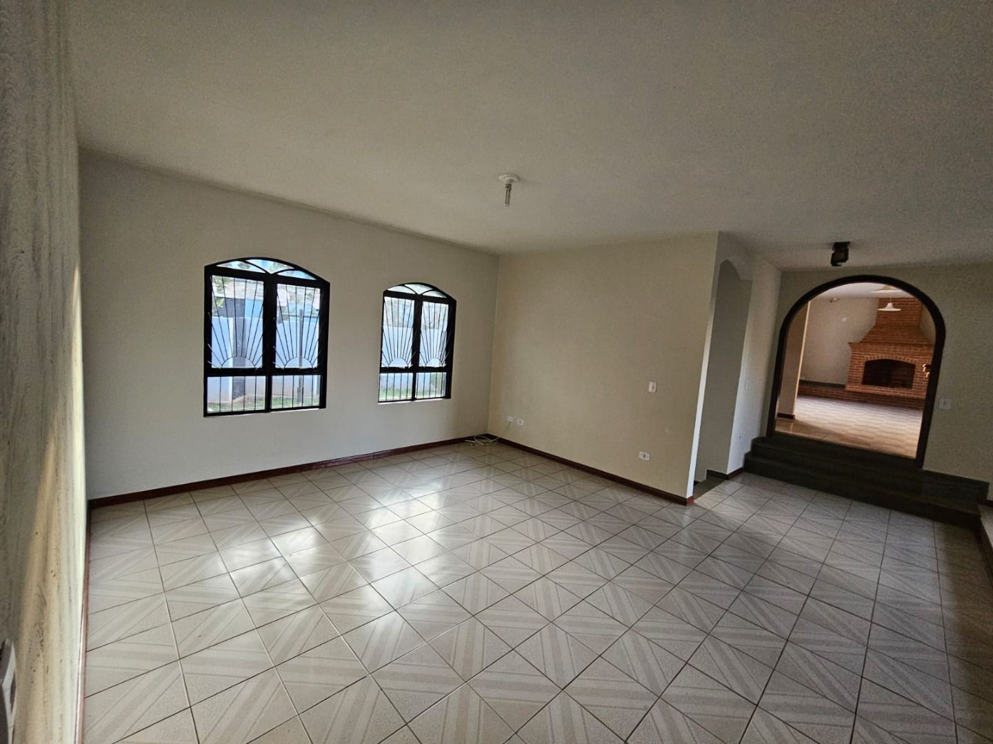 Casa com 5 dormitórios à venda, 447 m² por R$ 1.490.000,00 - Champagnat - Londrina/PR