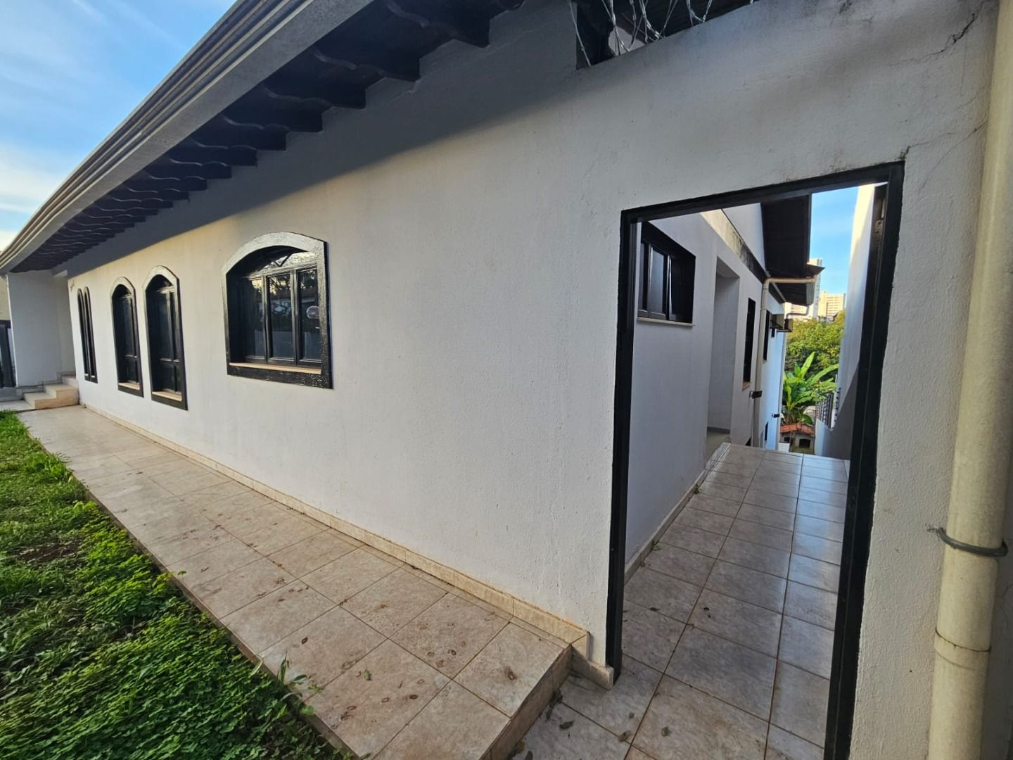 Casa com 5 dormitórios à venda, 447 m² por R$ 1.490.000,00 - Champagnat - Londrina/PR