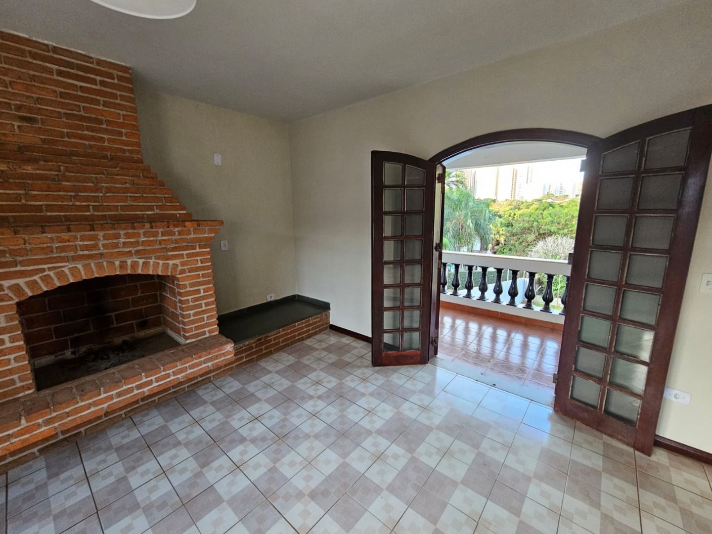 Casa com 5 dormitórios à venda, 447 m² por R$ 1.490.000,00 - Champagnat - Londrina/PR