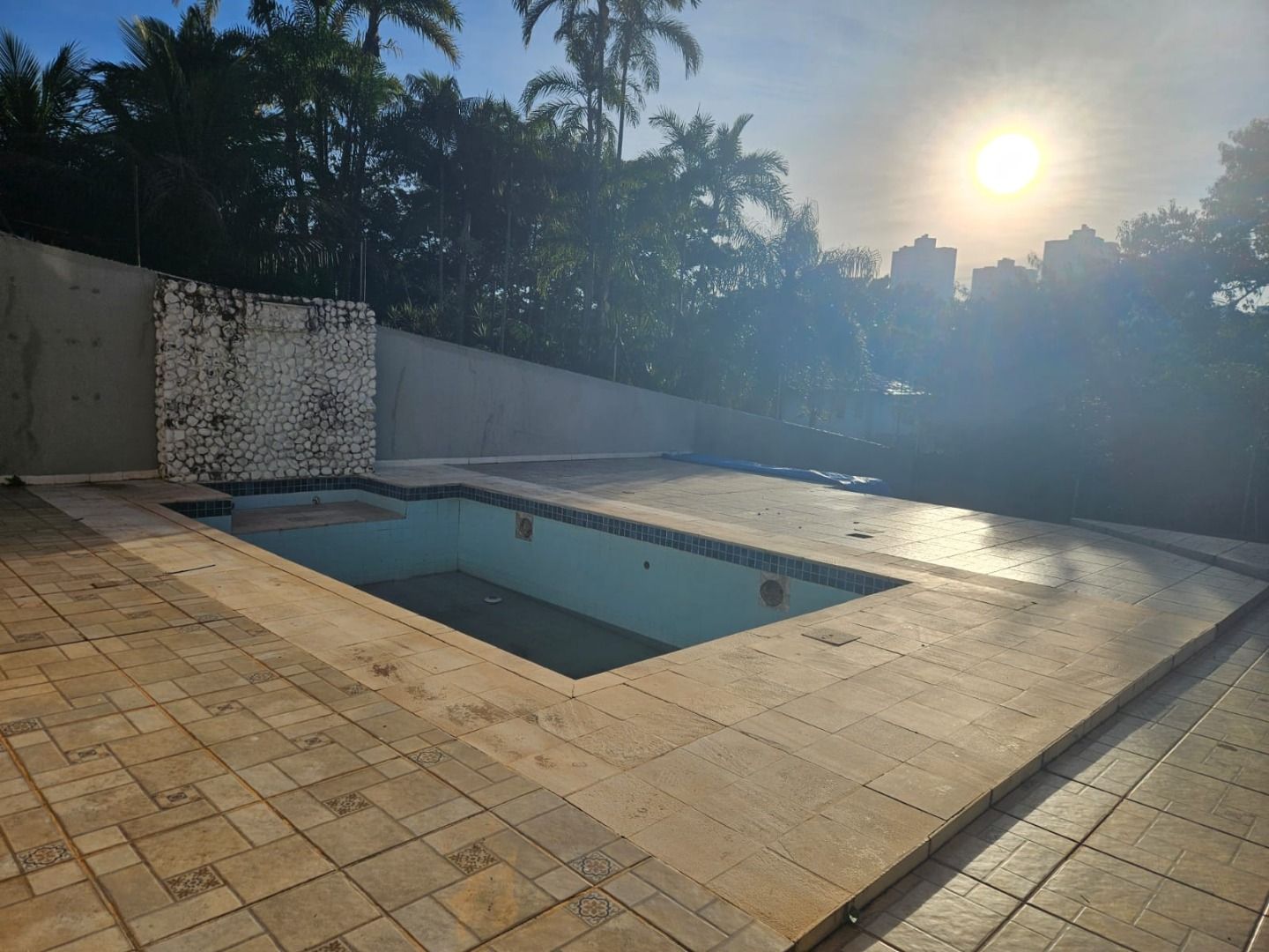 Casa com 5 dormitórios à venda, 447 m² por R$ 1.490.000,00 - Champagnat - Londrina/PR