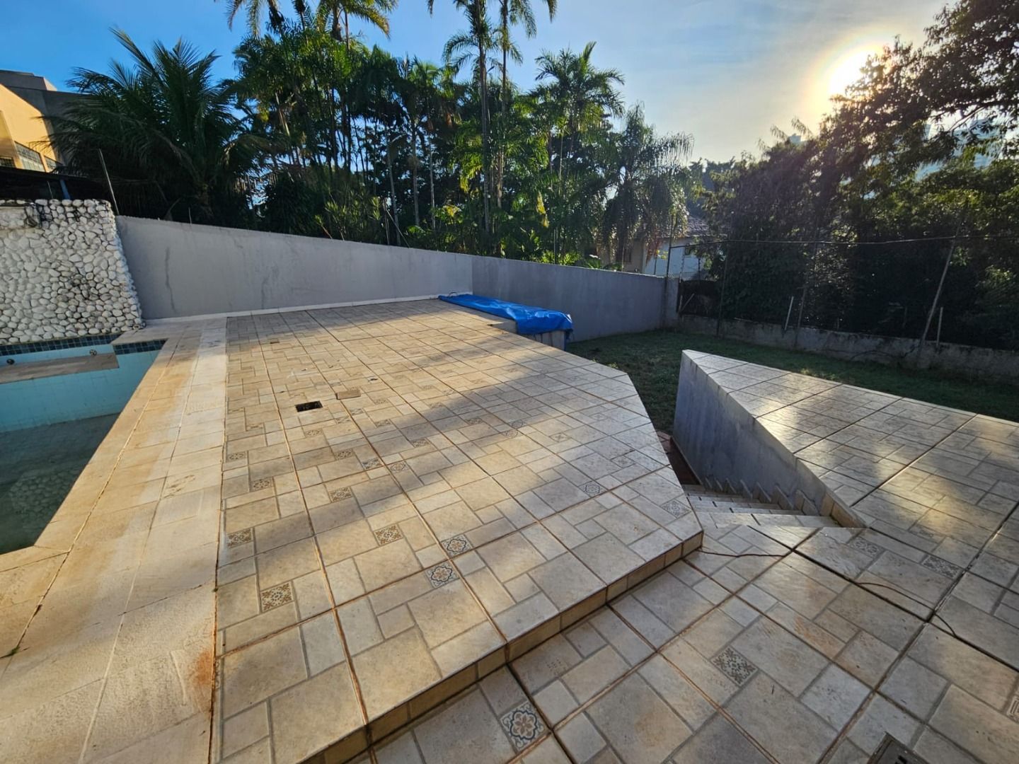 Casa com 5 dormitórios à venda, 447 m² por R$ 1.490.000,00 - Champagnat - Londrina/PR