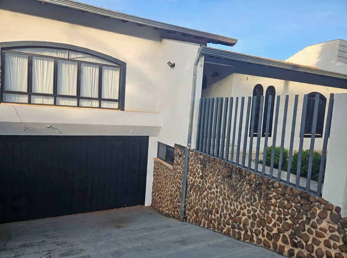 Casa com 5 dormitórios à venda, 447 m² por R$ 1.490.000,00 - Champagnat - Londrina/PR