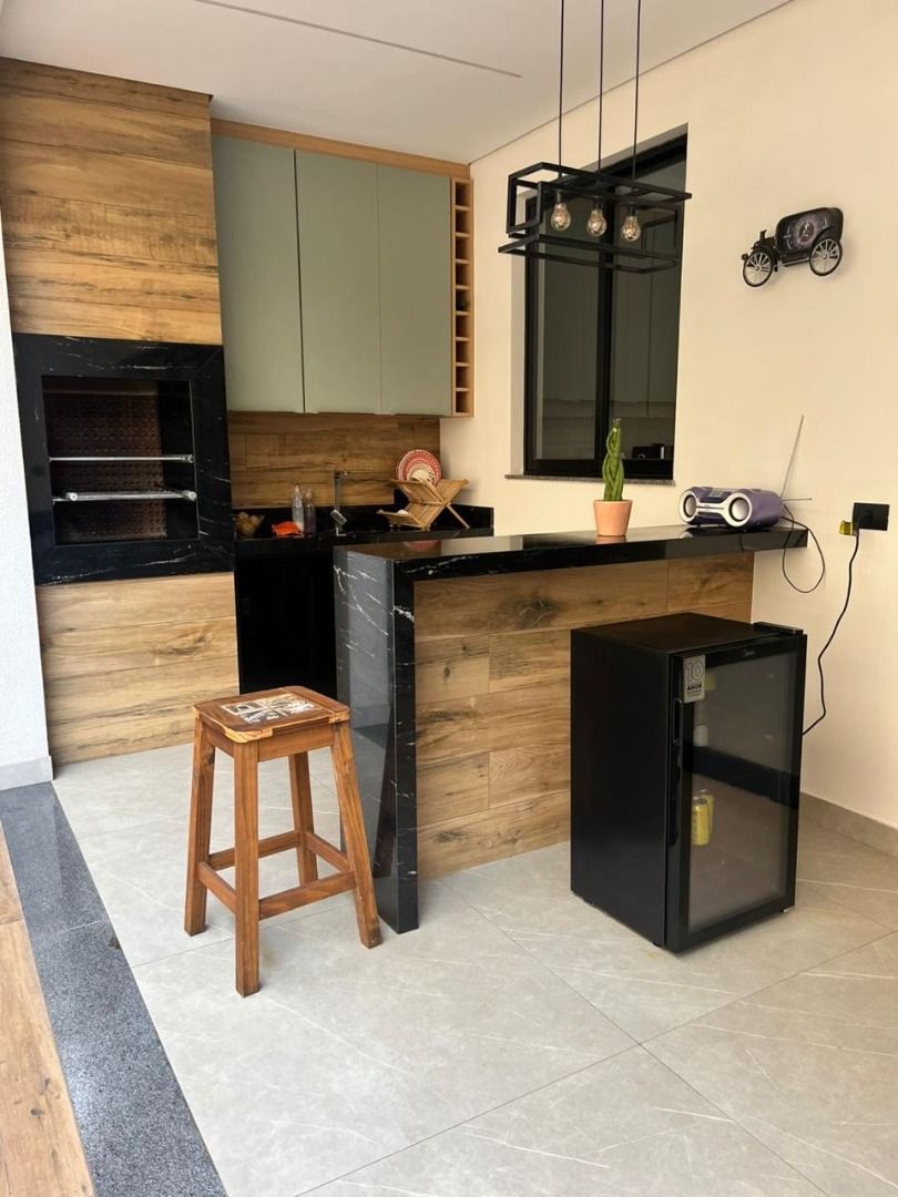 Casa com 3 dormitórios à venda, 274 m² por R$ 1.250.000,00 - Jardim Nápoles - Londrina/PR