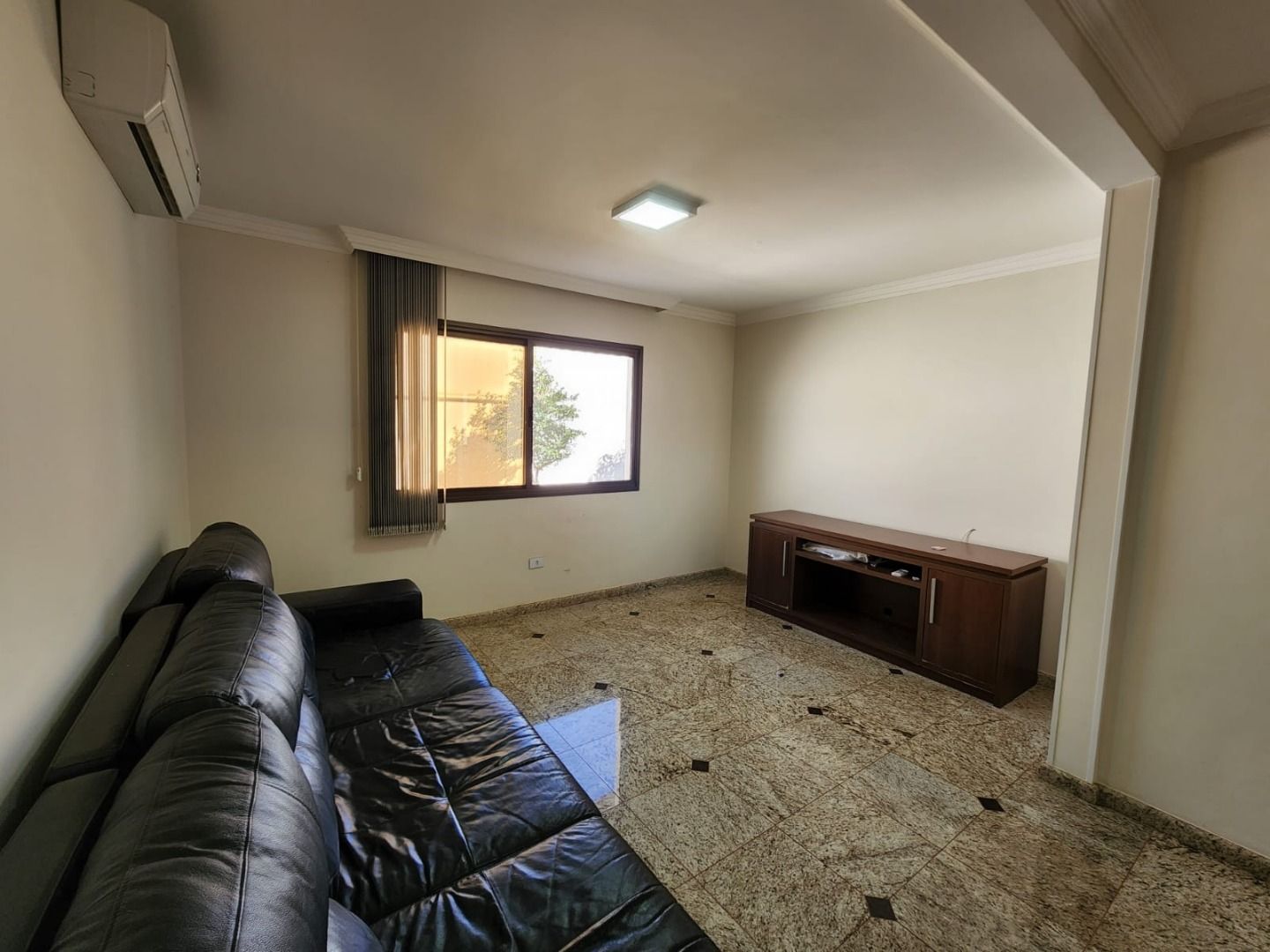 Casa com 3 quartos à venda, 240 m² por R$ 1.750.000 - Tucano - Londrina/PR