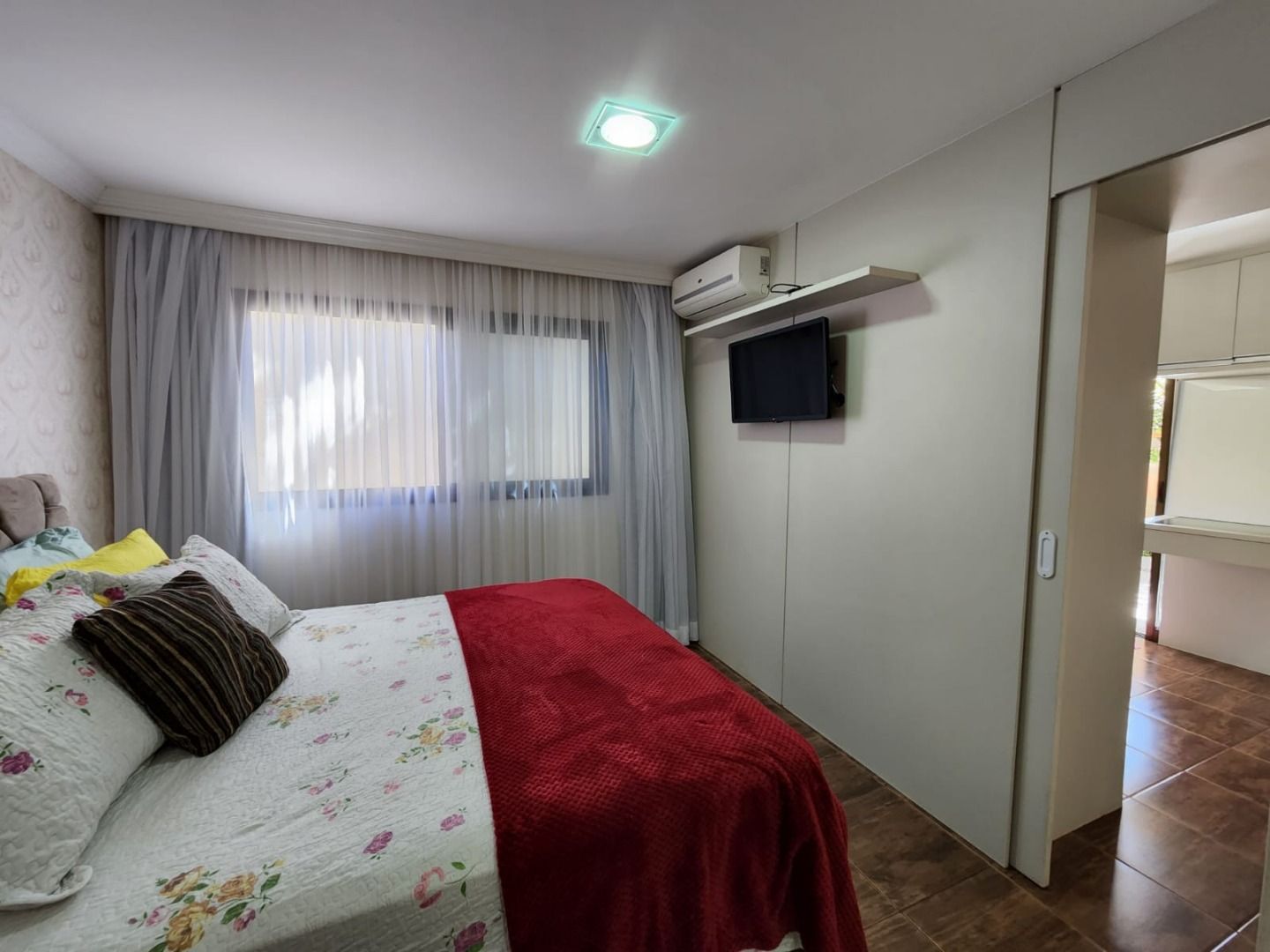 Casa com 3 quartos à venda, 240 m² por R$ 1.750.000 - Tucano - Londrina/PR