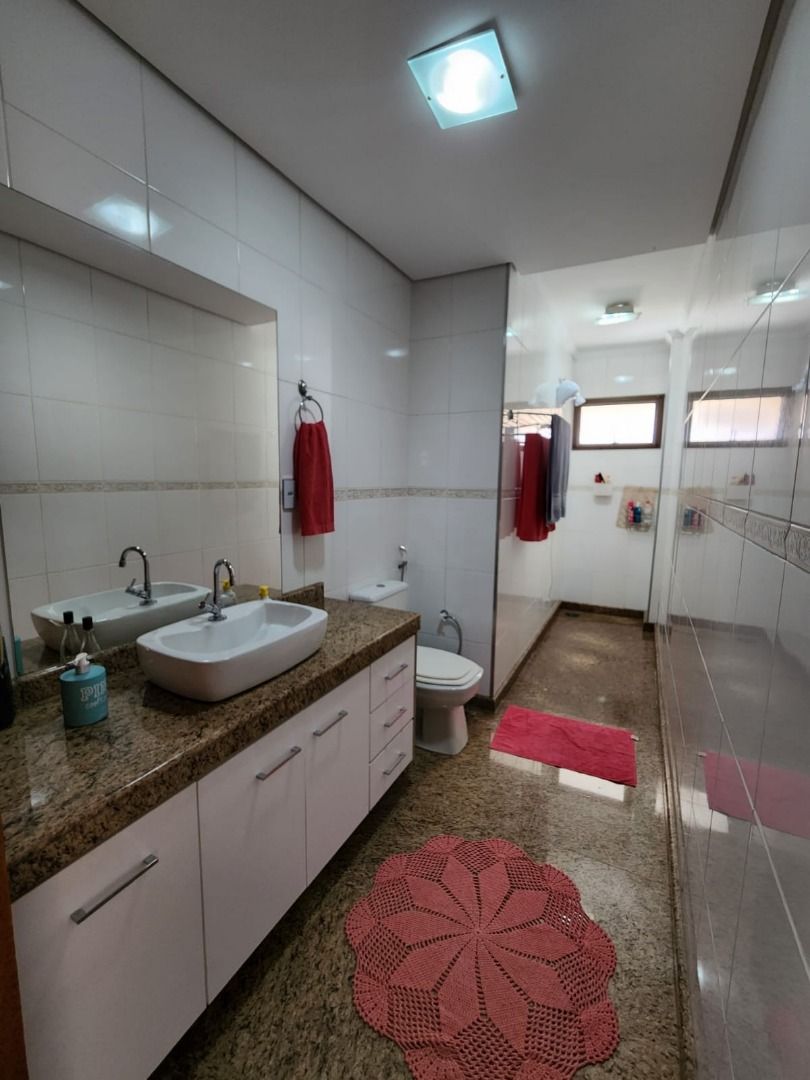 Casa com 3 quartos à venda, 240 m² por R$ 1.750.000 - Tucano - Londrina/PR