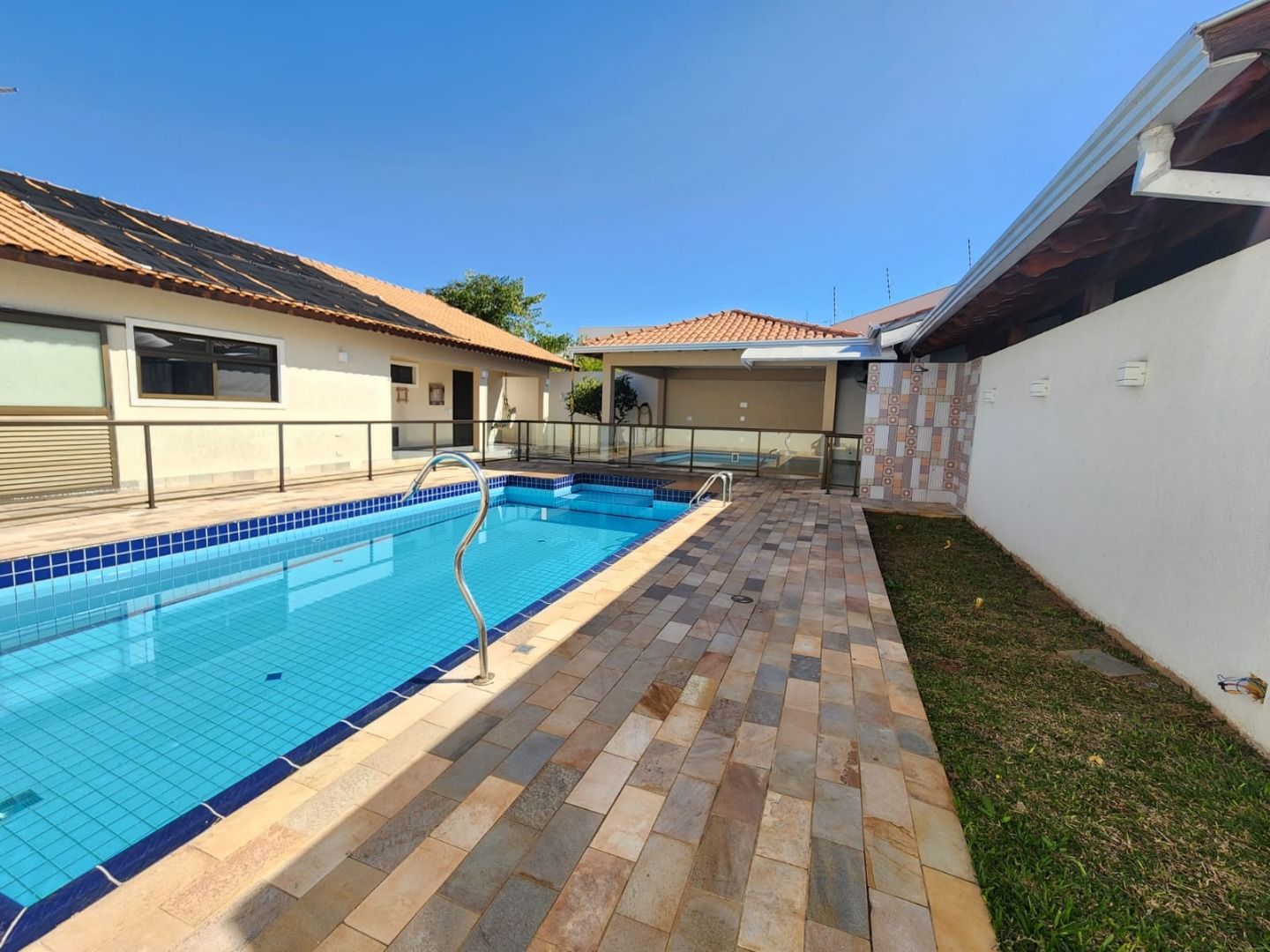 Casa com 3 quartos à venda, 240 m² por R$ 1.750.000 - Tucano - Londrina/PR